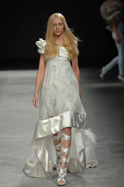 Look 28
